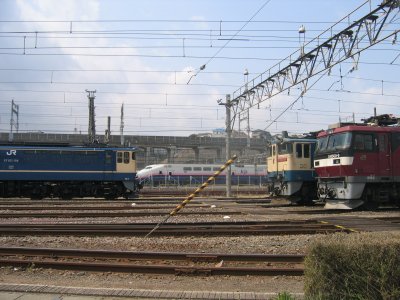 �i�q�ݕ��E�c�[���ԏ�